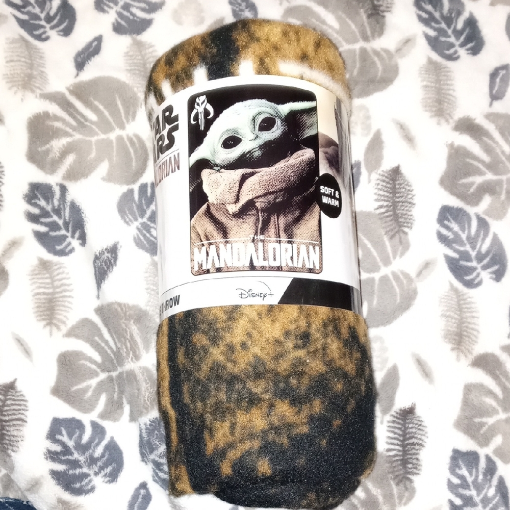 Star Wars Mandalorian Fleece Throw Blanket